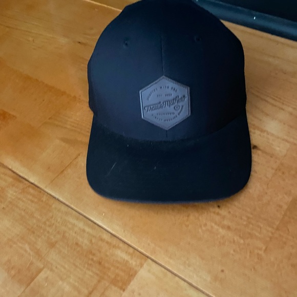 Travis mathew hats - Picture 8 of 14